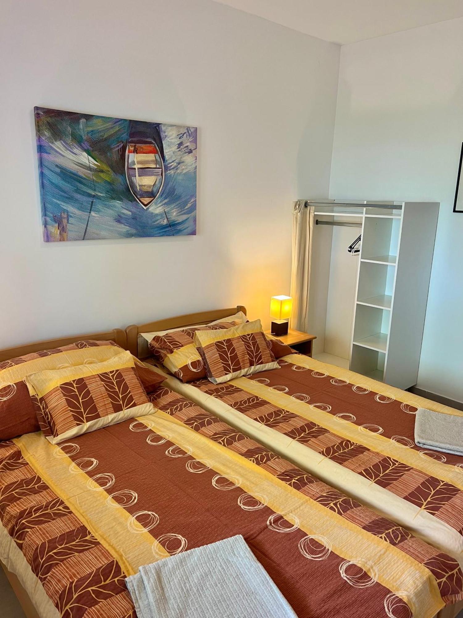 Waterfront Apartmanok Zamardi Exterior photo